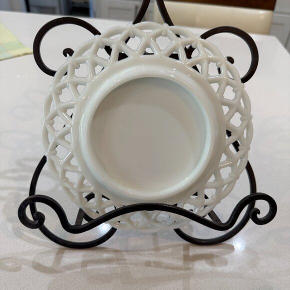 Vintage 1940s Milk Glass Lace Edge Plate - Picture 5 of 5